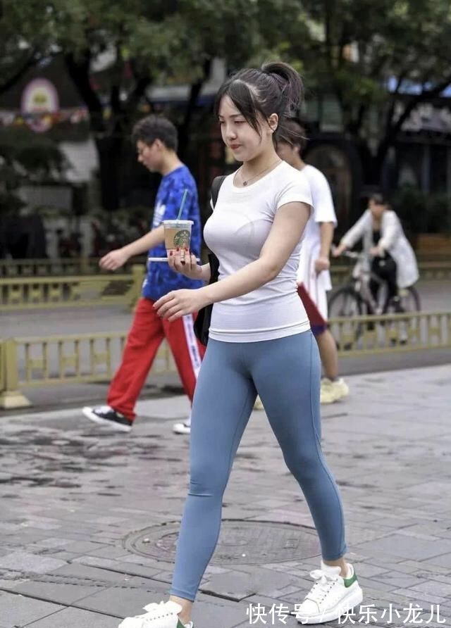 逆袭 普通人的冬季打扮,不露腰来不露腿,三套穿搭助你轻松逆袭!