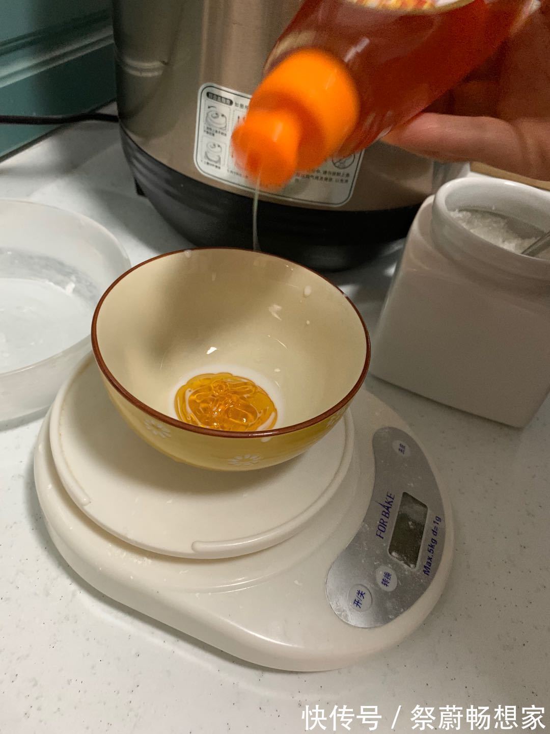 家庭自制油炸甜麻花 蓬松饱满 绵软香甜 好吃到停不下来