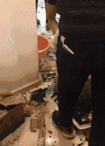 |搞笑GIF:我都不敢这么p,她却敢这么长!