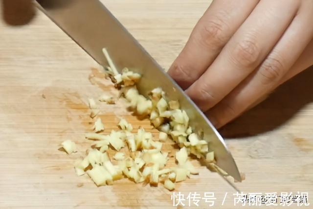 碎末状|把牙膏挤在生姜上,作用太厉害了,解决了很多家庭的烦恼,快学学