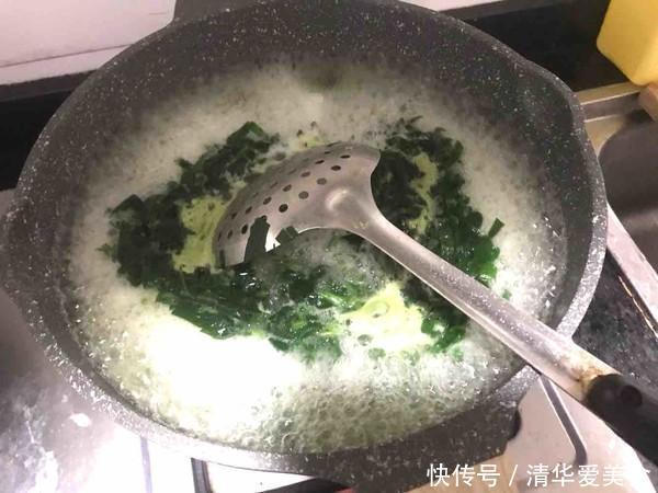 无论平时多懒，这两种蔬菜也一定要焯水！吃了可能会伤身体！