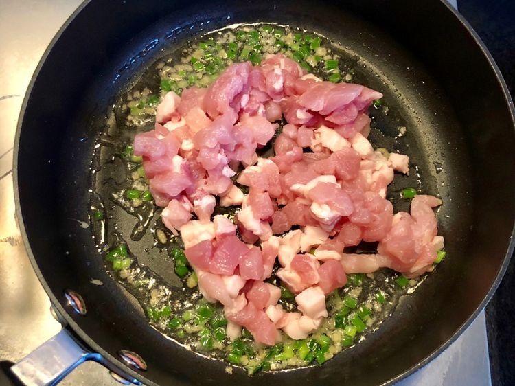 早上来一份香喷喷的酱肉包，香味浓郁，连吃几天都不腻