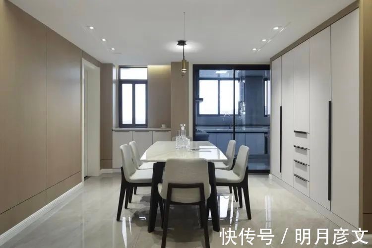 黑白配|100㎡现代简约,自然舒适木质感,结合时尚的黑白配,高级端庄