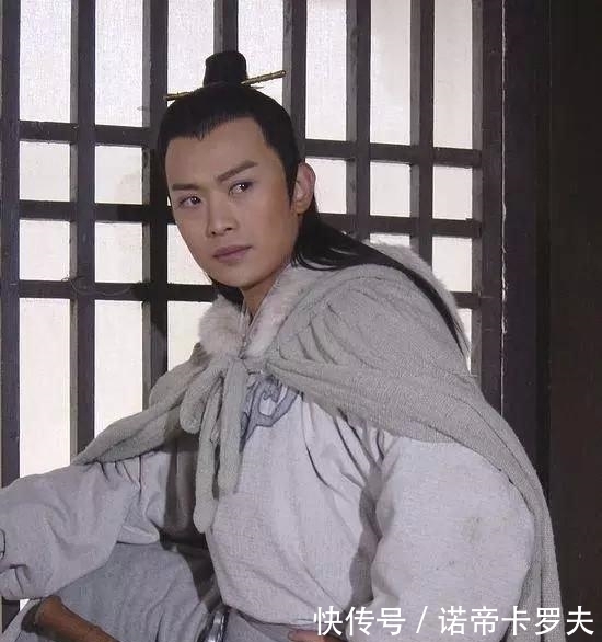 他是张丹枫的关门弟子,学得张丹枫的无名