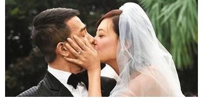 没情趣爱黑脸还拽拽的！陈小春终被应采儿驯服，愚夫手段可出书了