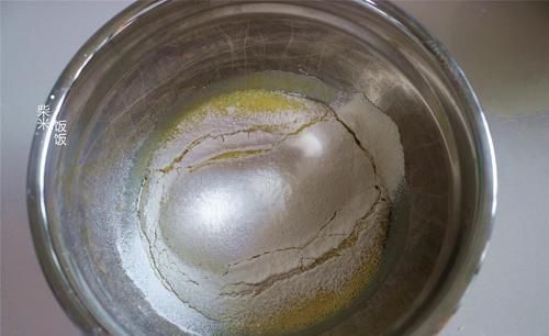 孩子要吃蛋糕,我用6个鸡蛋做一盘,香软可口,比买的好吃