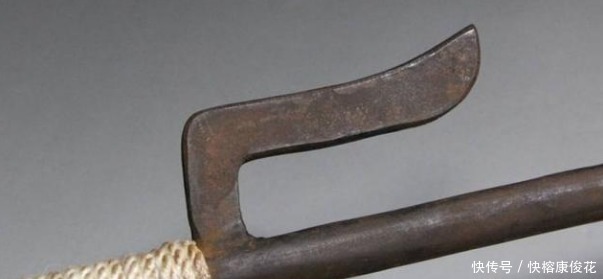 为了对付武士刀,日本古代警察将源自中国的“铁尺”纳为常备武器