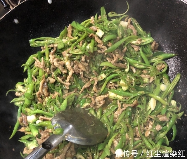 青椒肉丝，百吃不厌的家常下饭菜