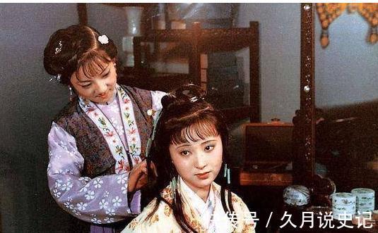 王夫人&贾政看中了两个女孩给宝玉、贾环做小老婆,她们分别是谁?