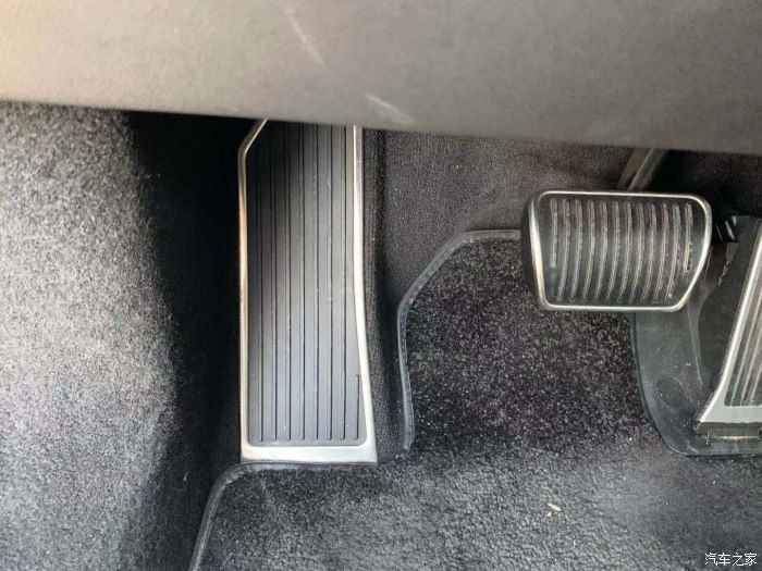 国产车|享受放荡不羁的赛力斯SF5,黑赛所向披靡!