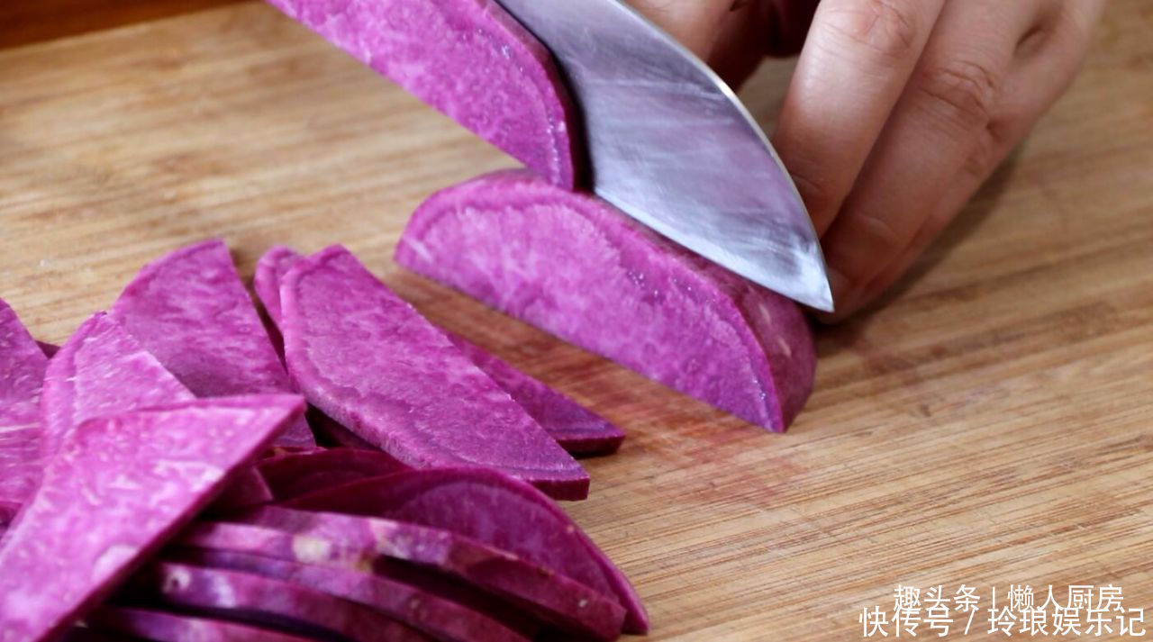 压一|不用一滴油,不用擀皮,压一压,就能做出外酥里糯的紫薯饼