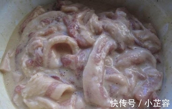 面粉|炸酥肉，最好别用面粉和淀粉！放点“它”外脆里嫩，凉了也不回软