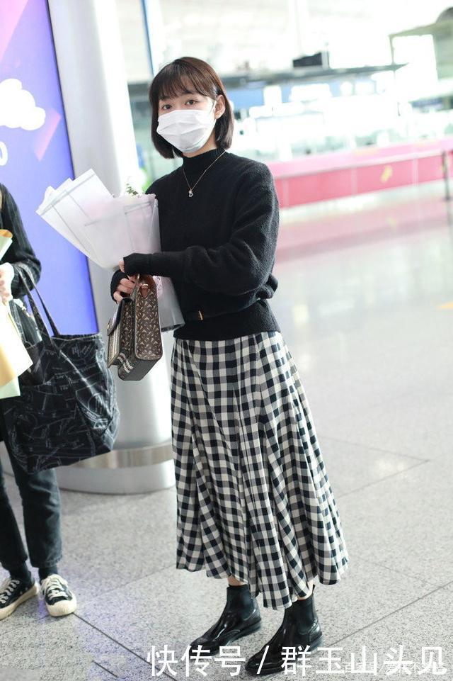 运动鞋早过气了，今年这“5双鞋”正当红，百搭时髦怎么穿都有范