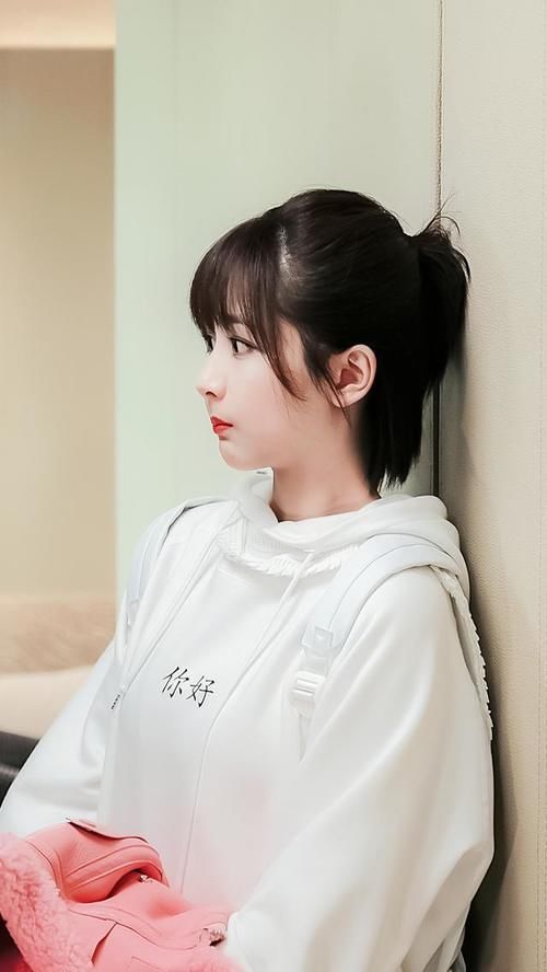 穿搭|除必备卫衣和大衣，这个时尚单品，才是关键！