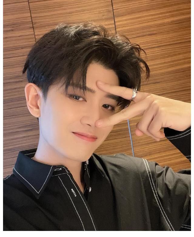 《嗨放派》成员官宣跨年演出,任嘉伦却无缘舞台,为拍戏做准备