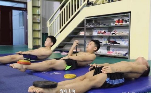孩子|全红婵掀起“跳水热”!家长扎堆送孩子练跳水,最小的才三岁半