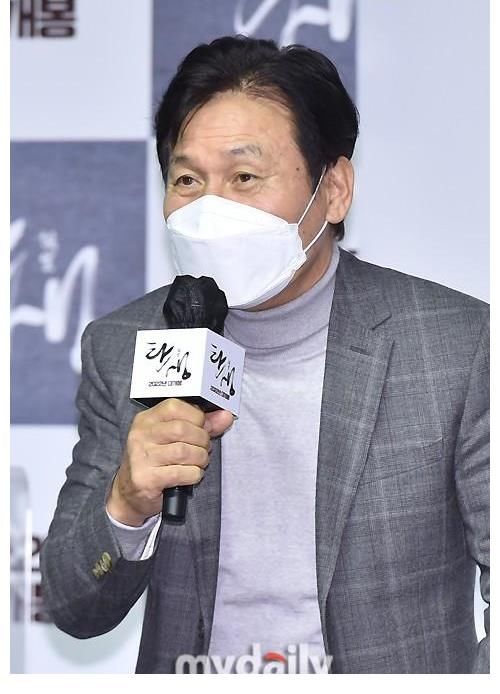 「MD PHOTO」 安圣基尹施允等艺人出席新片《诞生》发布会