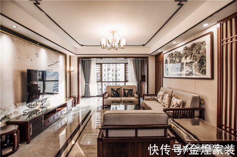 装修|139㎡新中式装修，让客厅怦然心动，沉稳大气又别具韵味