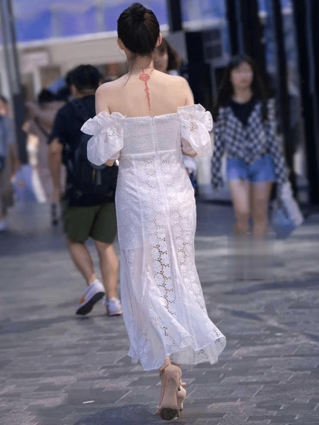 时髦穿搭的堂妹，这大概就是男人心中的标准女神范吧