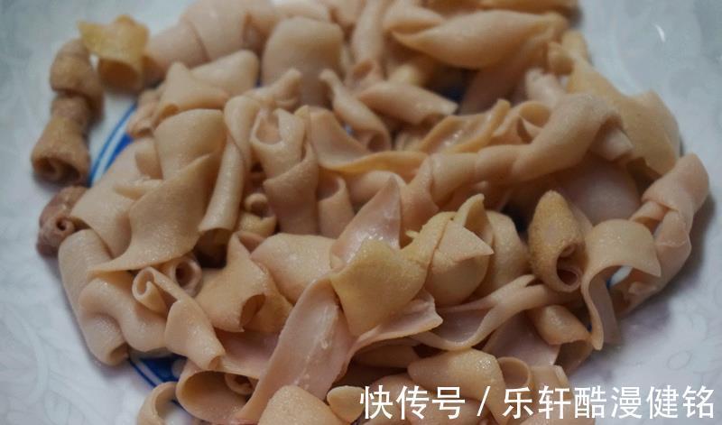 快手|辣炒碎米芽鹅肠,鲜嫩爽脆,快手简单,每一口都是味蕾的享受