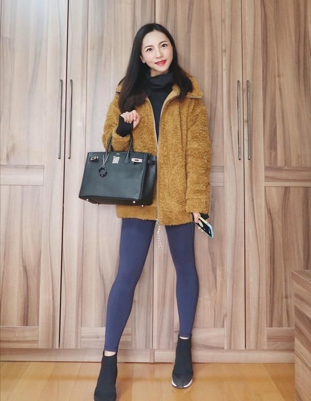 40岁女人穿衣别太土气，学会这几套穿搭，照样魅力十足