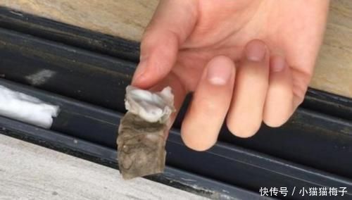 婆婆教一招不管窗户缝多脏,只需一张纸,立马干净如新,不费劲