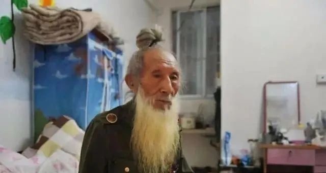 美术学院当|88岁人体模特李继胜,为艺术献身,却被认为是老不自重