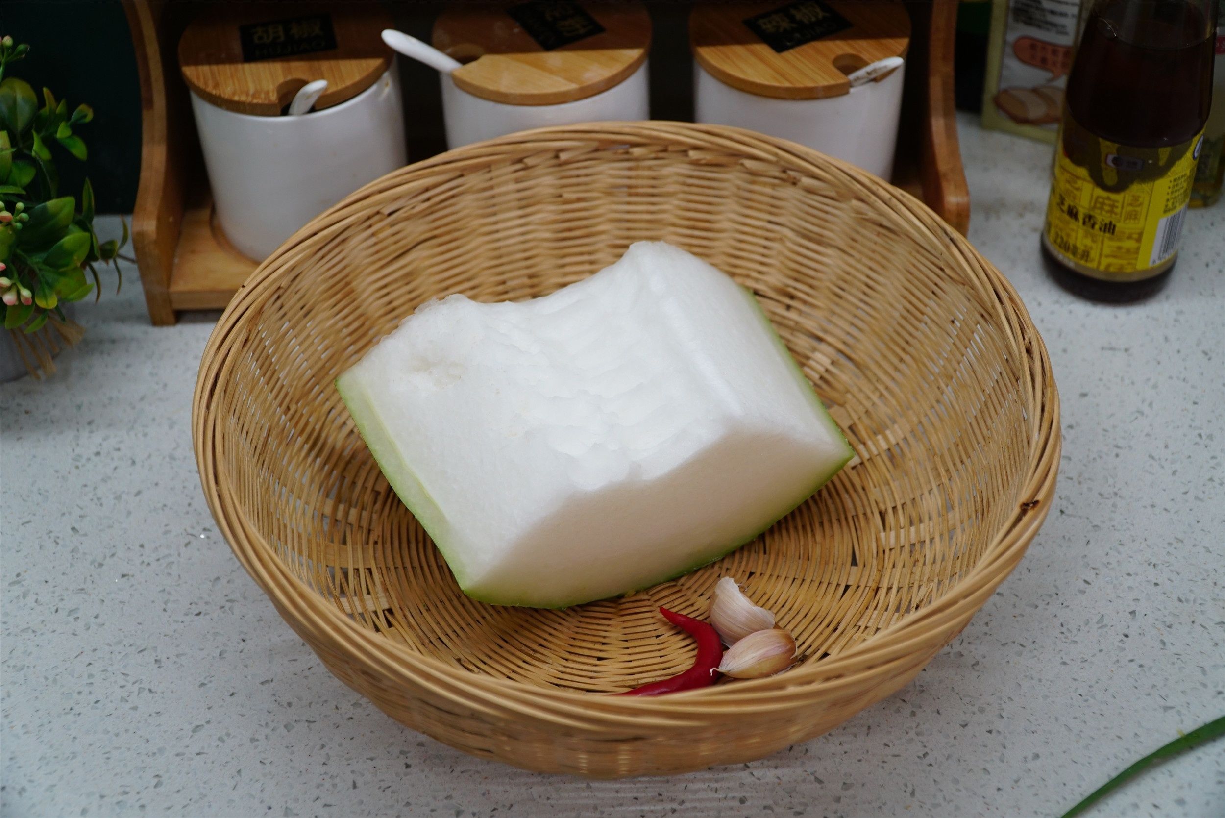 红烧冬瓜|学会冬瓜这样吃，一顿能干两碗饭，不放肉也很香，上桌汤汁都不剩