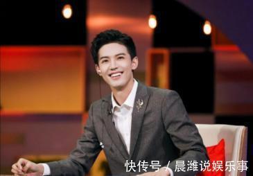 李荣浩|18岁公布恋情,22岁结婚婚戒不离手,简直就是漫画走出的男主