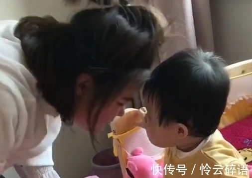 带娃|“受虐小姨”被娃各种薅头发火了,怕是全网混得最差的小姨