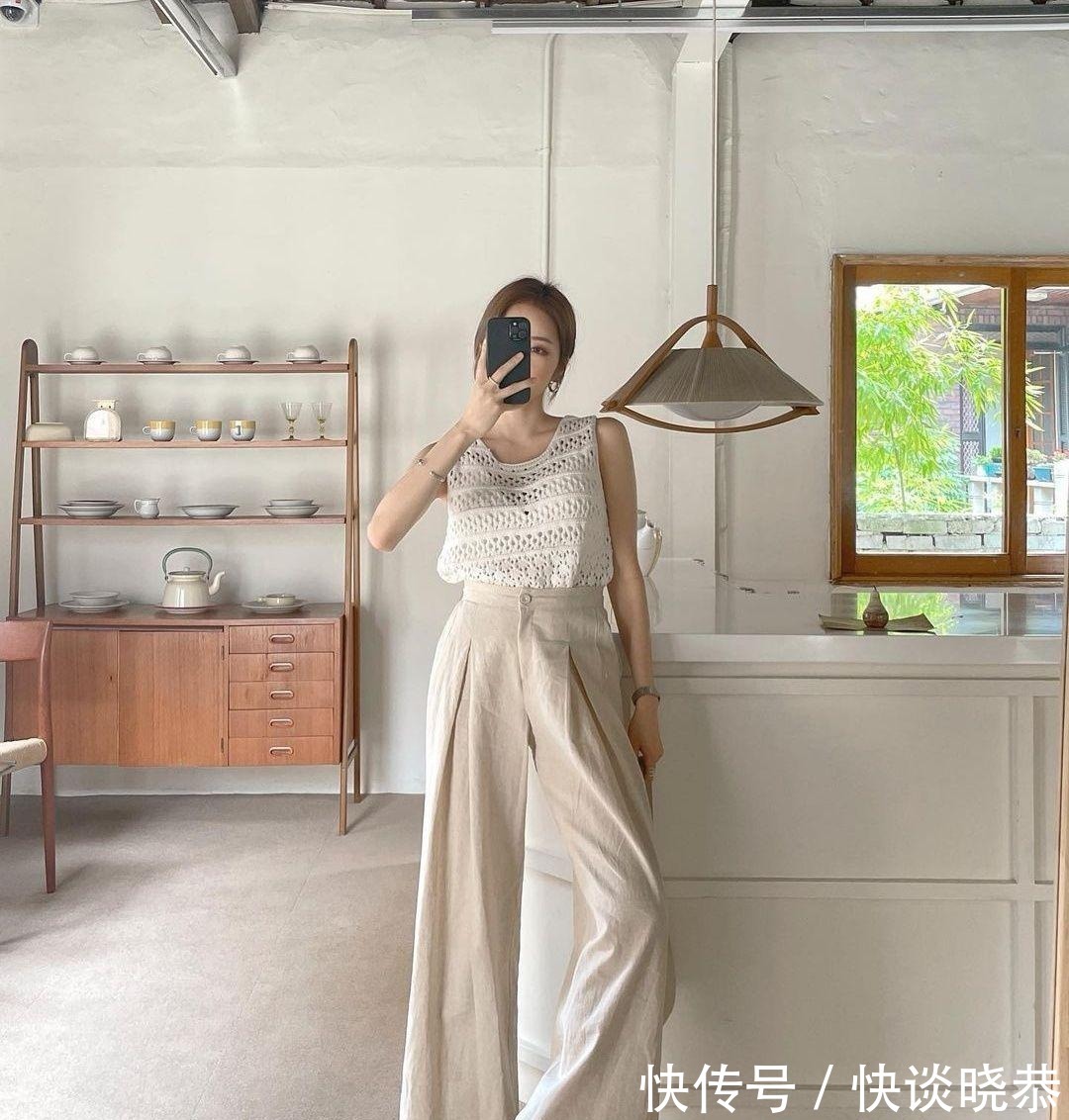 吸睛|穿阔腿裤怎么搭上衣？素人博主亲身示范，这样穿回头率超高
