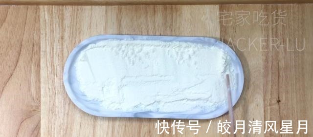 网红牛奶乳酪包，松软甜蜜，口感香醇，制作简单，超级好吃！