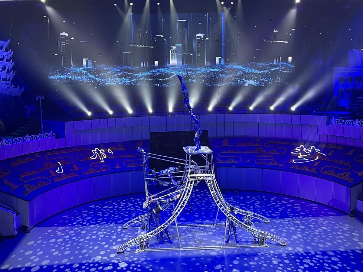 元旦#大型原创杂技剧《英雄之城》明年元旦再度上演