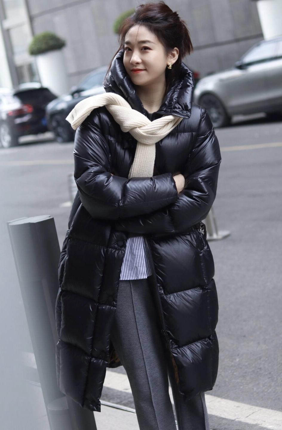 白色 真正优雅的“羽绒服”从不臃肿,保暖又高级,教你穿出高挑感