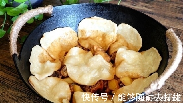 家常|晒晒中午饭，四菜一汤，主食跟菜一起出，家常味道，做法超简单