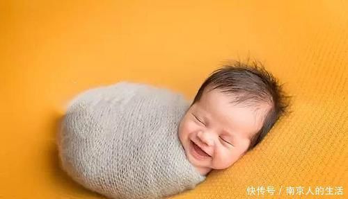 产检|以前小孩生下好几天才睁眼,为什么现在宝宝生下来就能睁眼