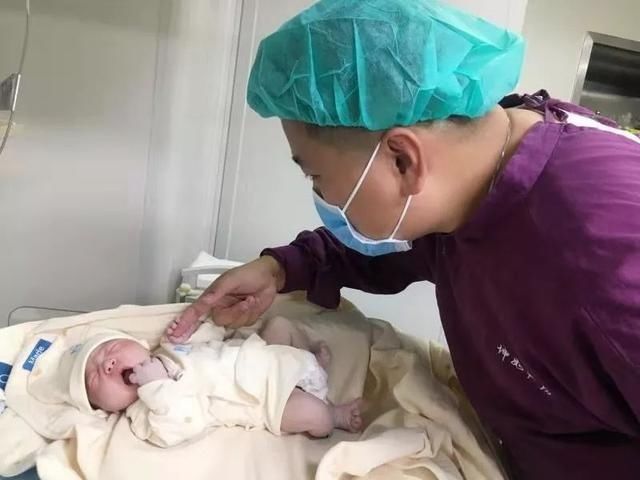 产妇|分娩时,为什么会突然有“生理需求”医生顺其自然就好