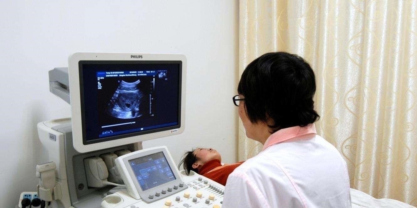 小莉|女子怀孕11个月,从未做过产检,看到孩子的样子一家人傻了眼