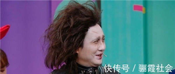 沈騰COS剪刀手愛(ài)德華，突然大笑把假發(fā)笑掉，網(wǎng)友直言笑到飆淚