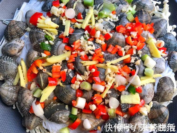 美味|花蛤最好吃的做法,不焯水不爆炒,肉质鲜嫩还美味,超解馋
