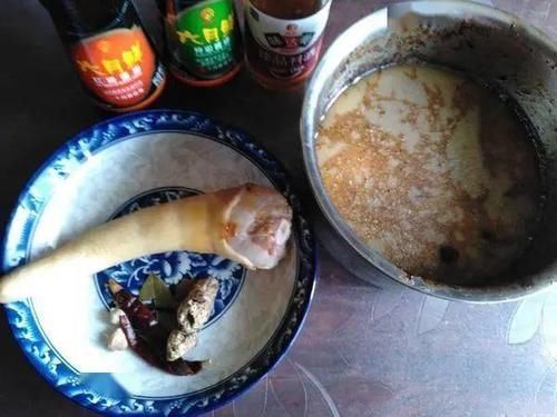 猪尾巴汤|猪的这个部位,比排骨营养多5倍,价格是排骨的一半,不买亏大了