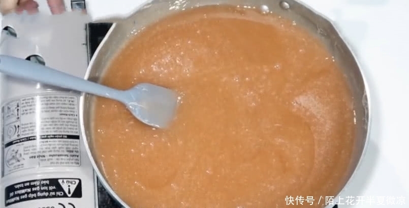 200颗“彩虹软糖”加热融化,发现原料后,不吃了
