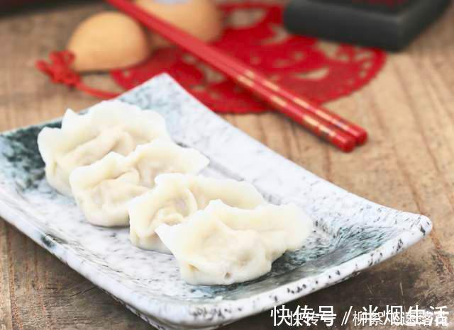 白菜做馅别直接拌，面点师告诉你详细做法，饱满不出水，鲜香好吃