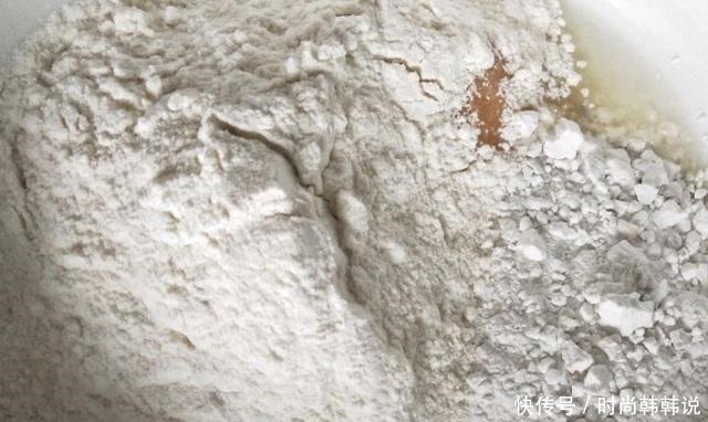 最近宅在家,炸上一盘美食,边玩边吃停不下来,成本才几块钱