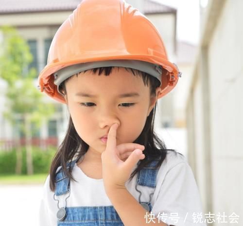 挖鼻孔|从小爱“挖鼻孔”的孩子,长大后会怎么样?父母快来看看
