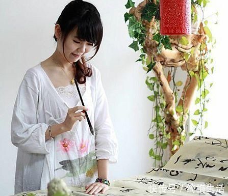 杨洁&美女一幅字卖了22万,让许多著名书法专家都羡慕不已