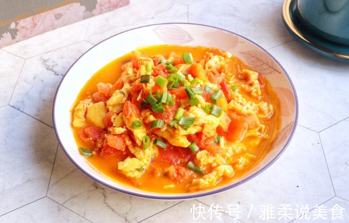 做番茄炒蛋，牢记4点窍门，鸡蛋软嫩，番茄鲜香，汤汁浓稠下饭香