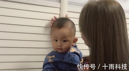 兔哥|“不着调小姨”忽悠娃火了,一脸淡定的娃硬是被“哄哭”了