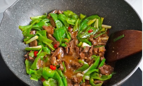 每次|这肉是猪身上最嫩一块,每次炒一盘,总不够吃,我家三天两头吃