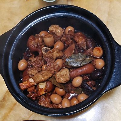 卤味猪蹄鹌鹑蛋